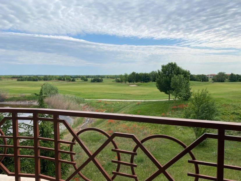 Lighthouse Golf Private Sunrise